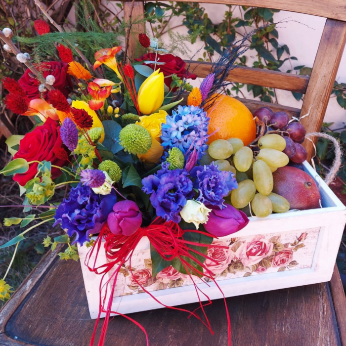 Cutie cadou cu flori și fructe [3]