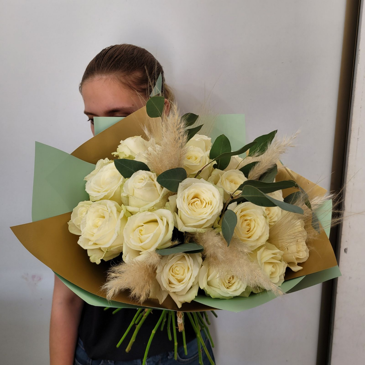 Buchet 25 trandafiri albi [2]
