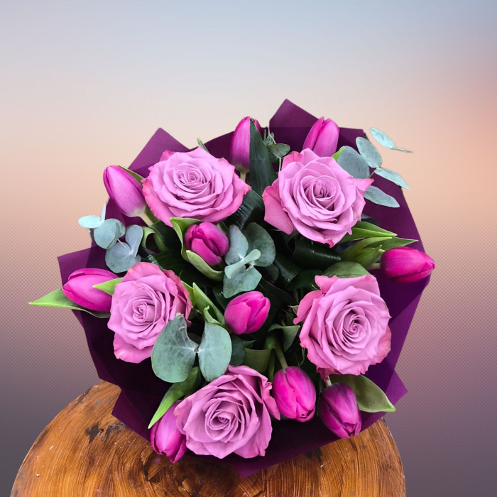 Buchet cu trandafiri și lalele [2]