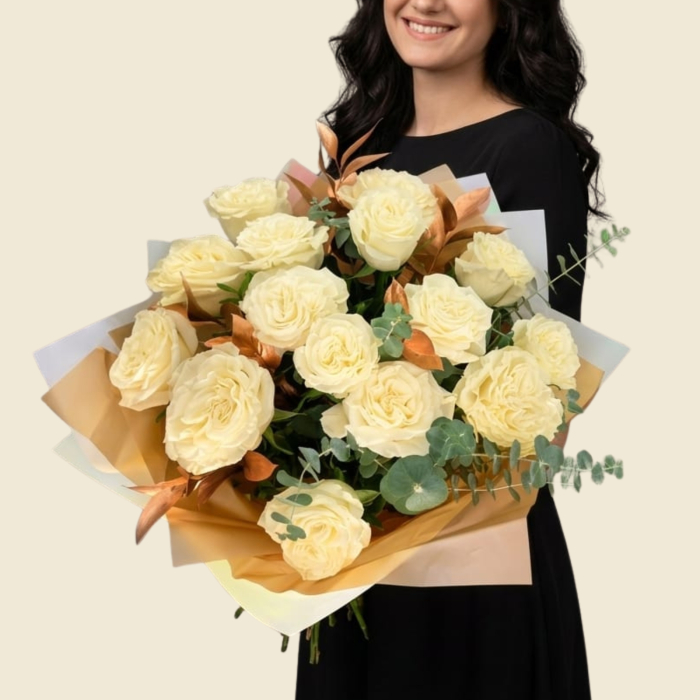 Buchet cu 15 trandafiri albi [2]