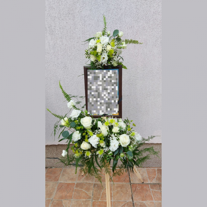 Aranjament funerar pe șevalet [3]