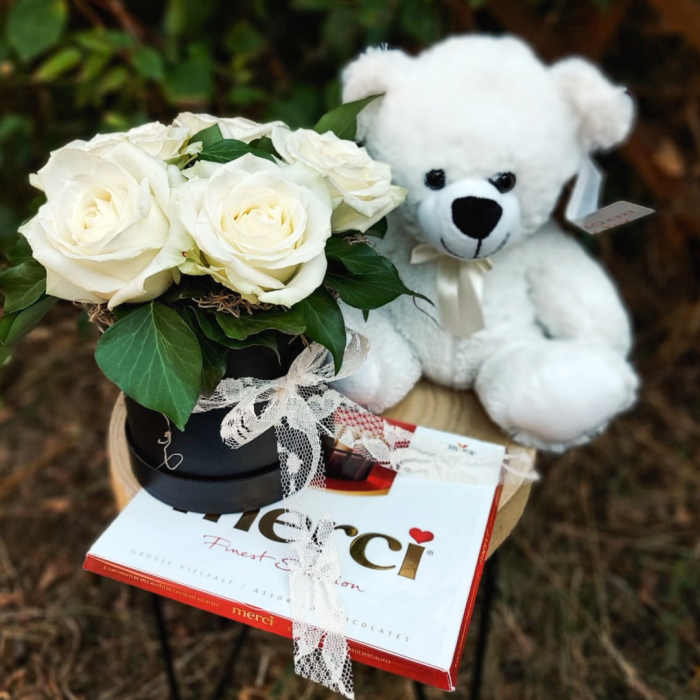 Trandafiri albi, ursulet si ciocolata [1]
