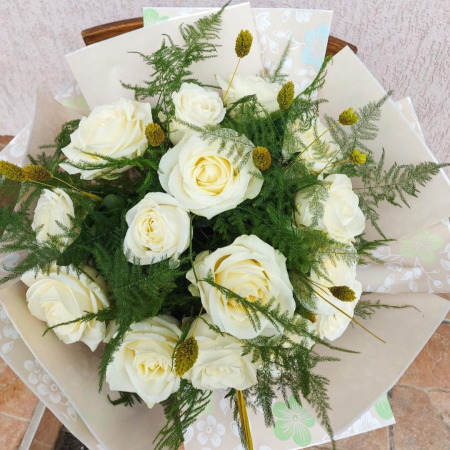 Buchet cu 15 trandafiri albi [1]