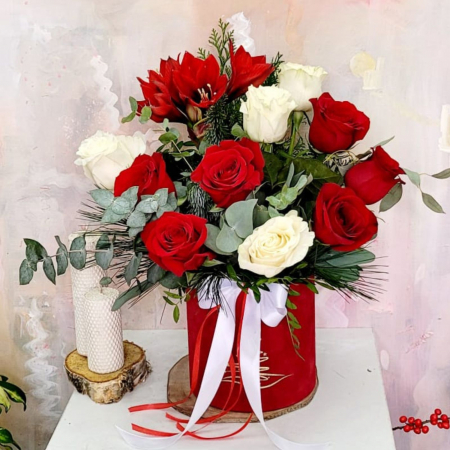 Sărbători de iarnă - Aranjament de iarnă cu trandafiri