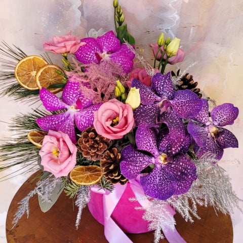 Colecția de iarnă - Aranjament „Eleganță violetă”