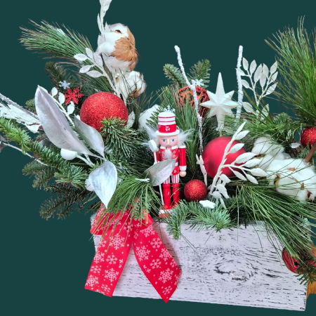 Aranjament festiv în lădiță de lemn [2]