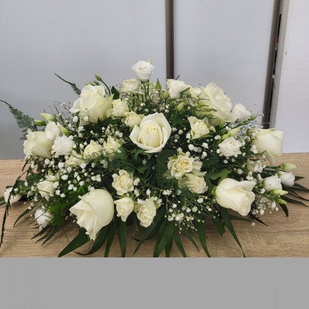 Condoleanțe - Aranjament funerar cu trandafiri