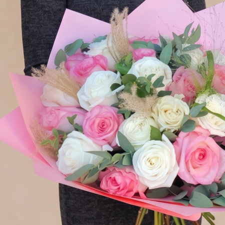 Buchet 25 trandafiri albi și roz [3]