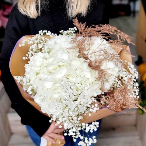 Te iubesc - Buchet cu hortensia albă