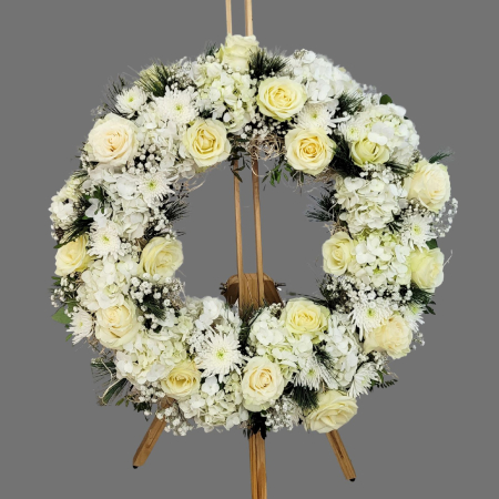 Condoleanțe - Coroană albă cu trandafiri și hortensia