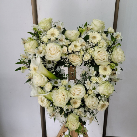 Coroana funerara inimă cu flori albe [1]