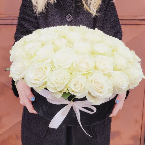 La mulți ani! - Cutie 51 trandafiri albi