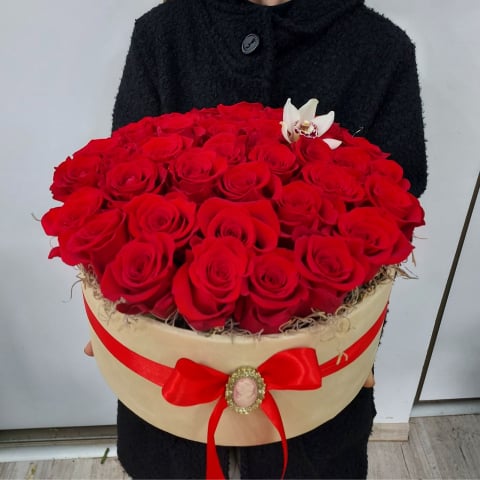 La mulți ani! - Cutie cu 40+1 de trandafiri