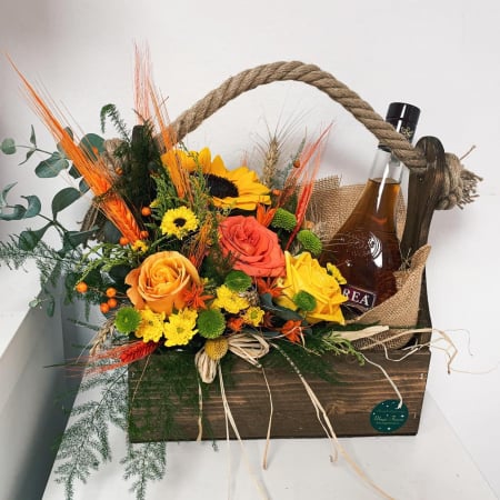 Ladiță de lemn cu flori și cognac [0]