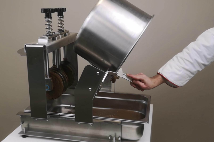 Dispozitiv de evacuare pentru cuva moara Mully Top [2]