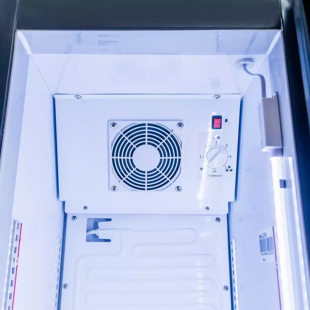 Vitrina frigorifica 1 usa, 150L, iluminare LED [5]