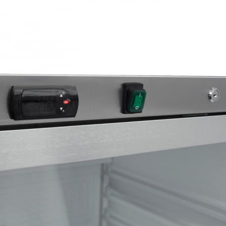 Frigider 600 litri inox cu geam si 3 rafturi gn 2/1 reglabile [1]