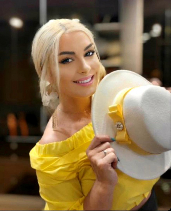 Canotiera Alba cu voaleta si bentita detasabila la alegere [19]