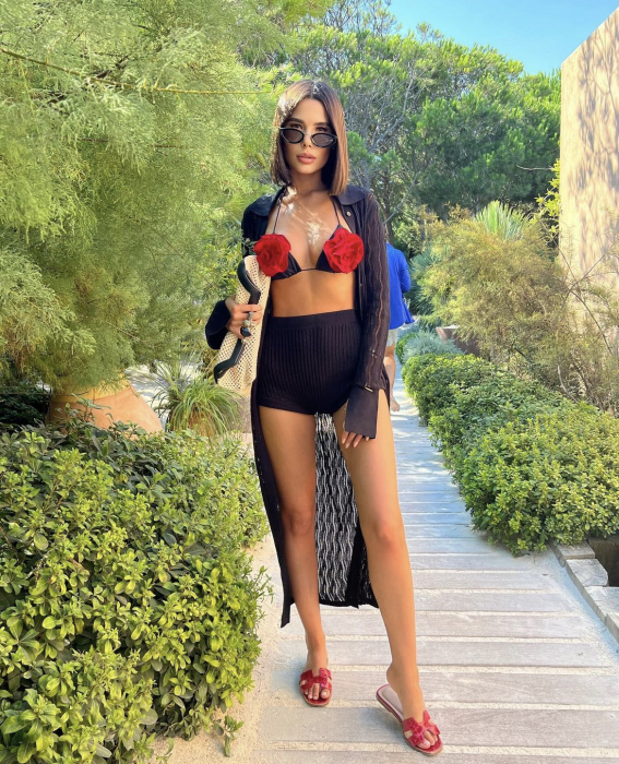 Costum de baie in doua piese Negru cu flori [10]