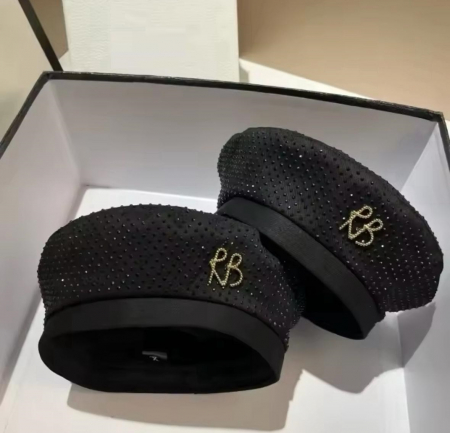 Bereta Neagra Handmade cu cristale si accesoriu auriu [2]