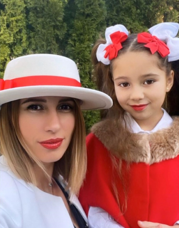 Canotiera Alba cu voaleta si bentita detasabila la alegere [22]
