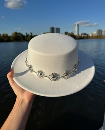 Palarii Dama - Canotiera Alba Handmade cu lant auriu sau argintiu detasabil