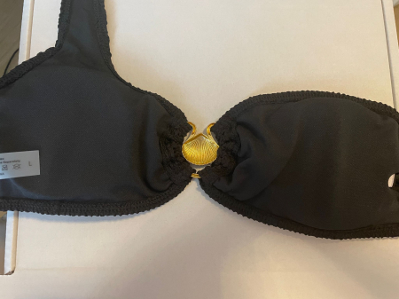 Costum de baie in doua piese Negru cu scoici aurii [7]