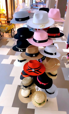 Palarie Neagra Handmade cu bentita detasabila si accesoriu la alegere [32]