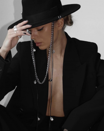 Palarie Neagra Handmade cu bentita si lant si accesoriu la alegere [7]