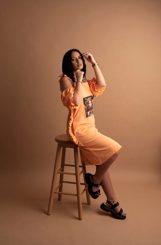 Rochie „Exotic Muse” – Cu Imprimeu Artistic și Volane Laterale, Fabricat în România [5]