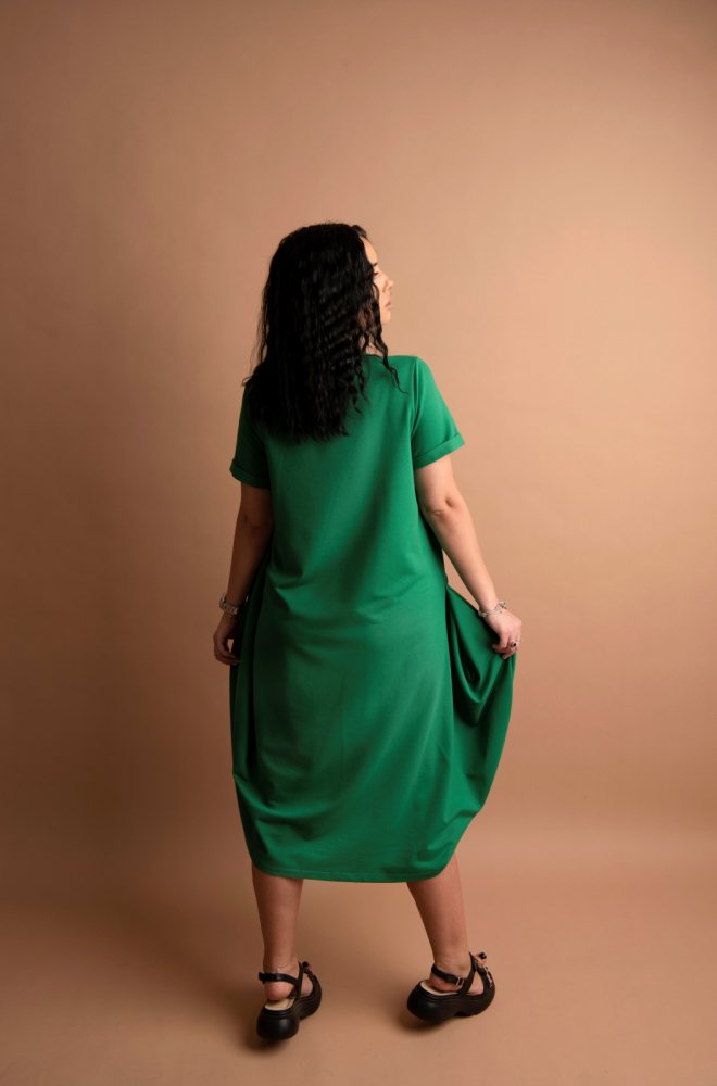 Rochie „Frida Verde” – Croială Lejeră cu Imprimeu Artistic, Fabricată în România [5]