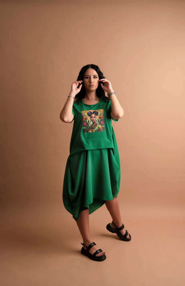 Rochie „Frida Verde” – Croială Lejeră cu Imprimeu Artistic, Fabricată în România [2]