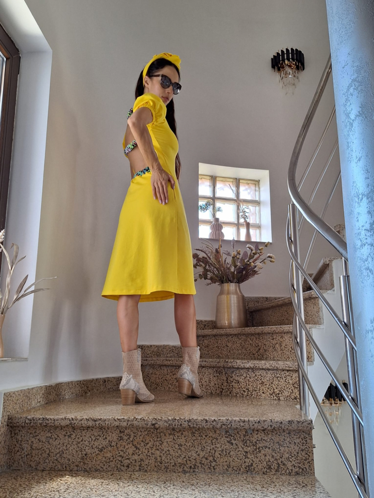 Rochie „Sunny Vibe” – Galbenă, Mâneci Bufante, Croi în A, Fabricat în România [3]