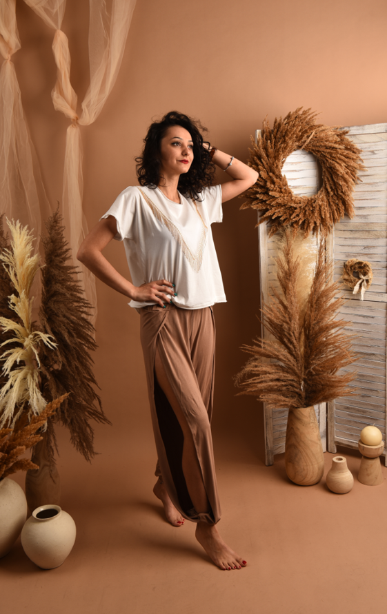 Set „Boho Flow” – Tricou cu Franjuri & Pantaloni Deschiși Lateral, Fabricat în România [2]