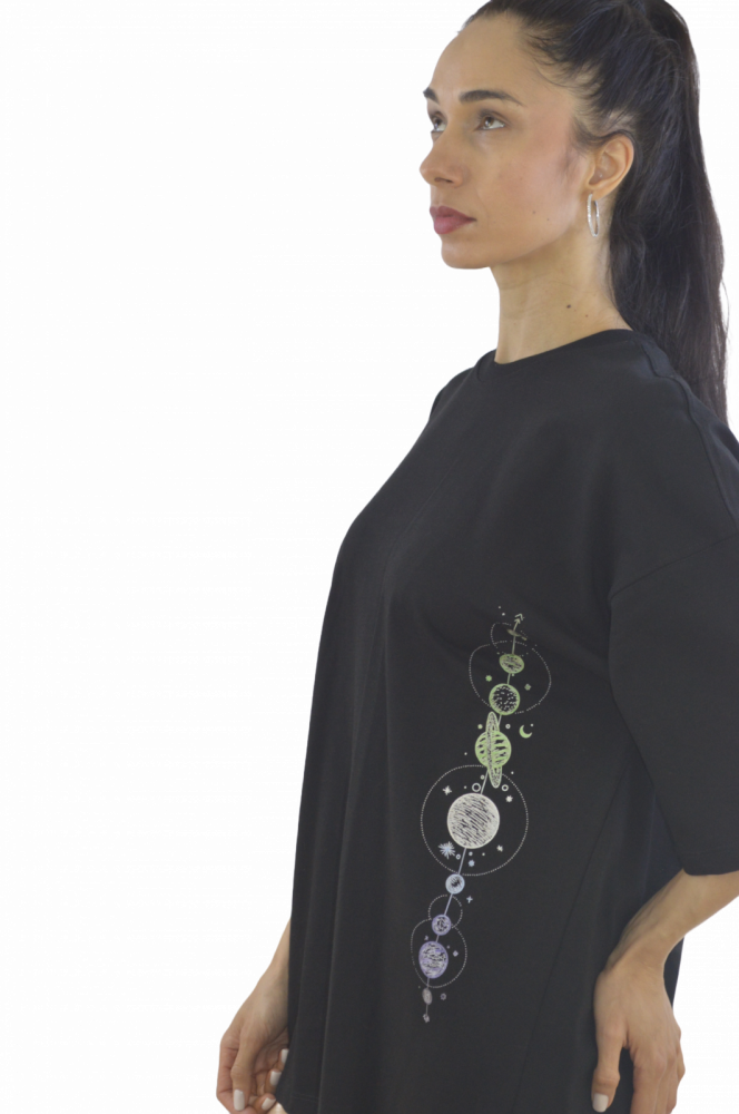 Tricou „Galaxy Drop” – Oversized, Negru cu Print Pastel, Bumbac 100%, Fabricat în România [2]