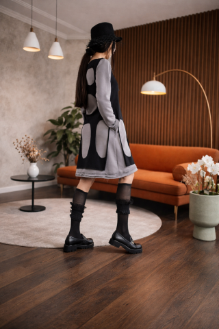 Rochie dama oversize gri negru cu aplicatii geometrice moderne – vedere frontala [2]