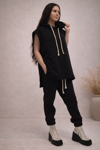 Imbracaminte dama - Set dama negru casual cu vesta hoodie si pantaloni jogger – vedere completa