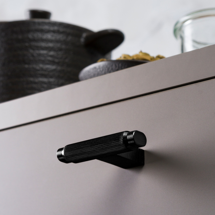 Buton pentru mobila Brooklyn, finisaj negru periat, 55x37 mm [2]