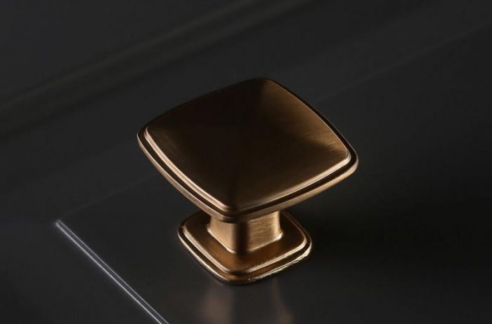 Buton pentru mobila Point, finisaj auriu periat GT, 30x30 mm [3]