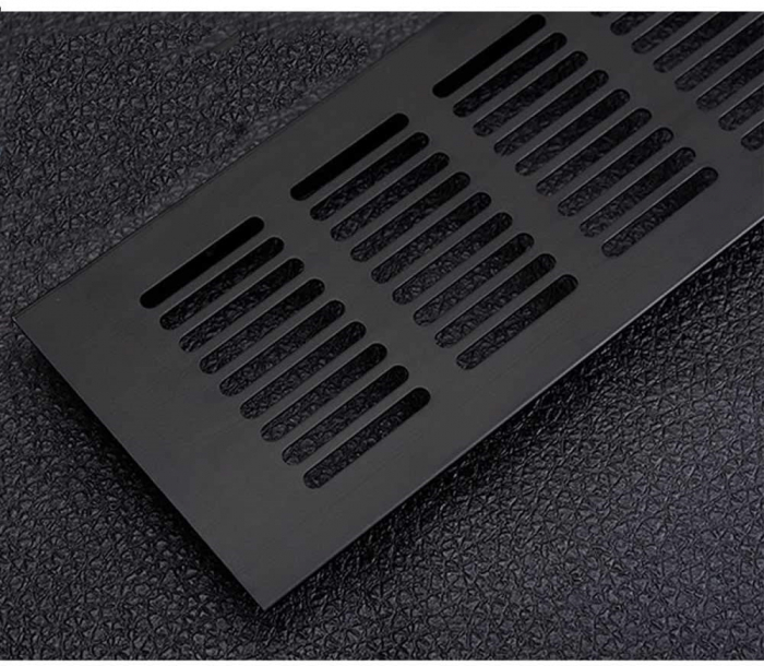 Grila ventilare din aluminiu, finisaj negru, 484x100 mm [4]
