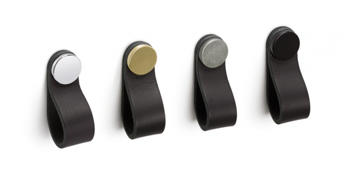 Maner, buton Flexa din piele neagra pentru mobilier, cu ornament finisaj cositor, L:70 mm [2]