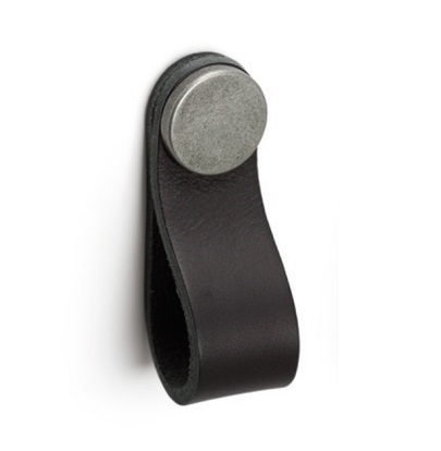 Maner, buton Flexa din piele neagra pentru mobilier, cu ornament finisaj cositor, L:70 mm [1]