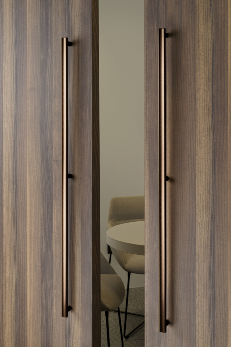 Maner lung pentru mobila Moon, finisaj bronz periat, L:1096 mm [4]