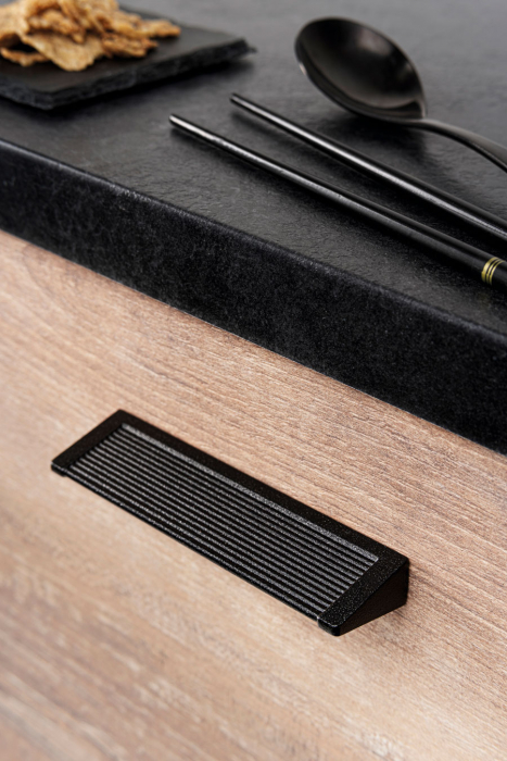 Maner pentru mobila Backk, finisaj negru texturat, L:212 mm [6]