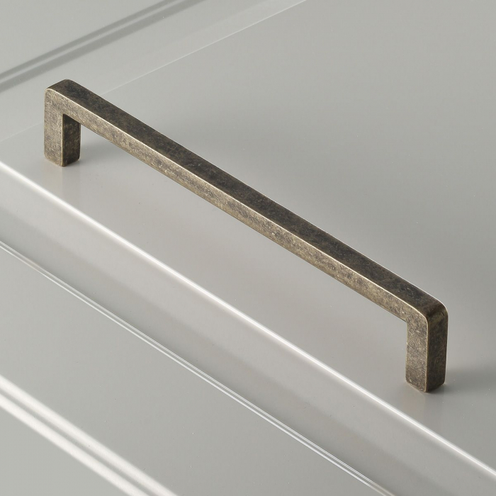 Maner pentru mobila Bagio, finisaj alama antichizata GT, L:200 mm [5]