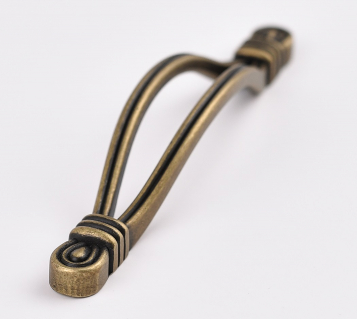 Maner pentru mobila Celia, finisaj alama antichizata CB, 96 mm [3]