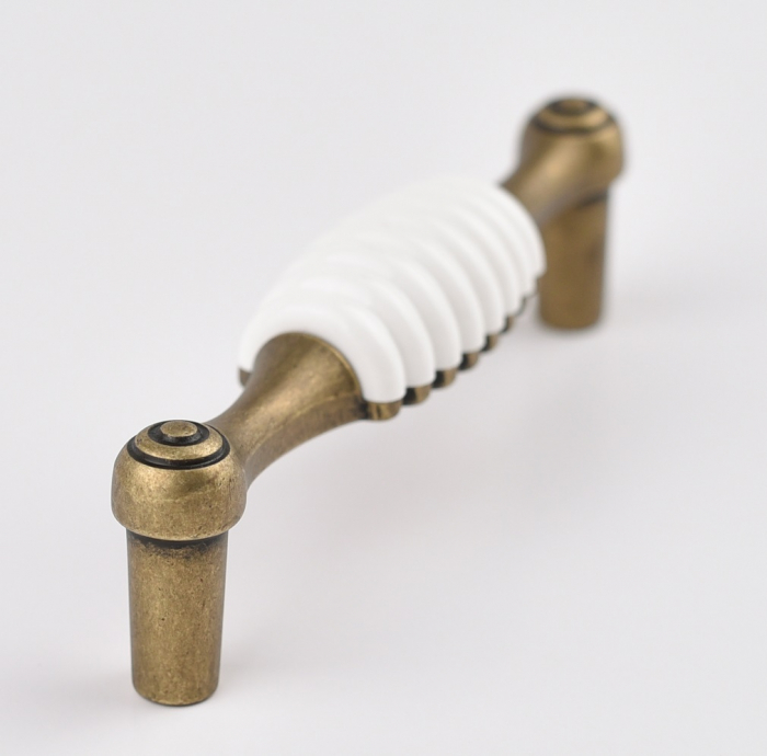 Maner pentru mobila Eliana, finisaj alama antichizata CB, 96 mm [3]