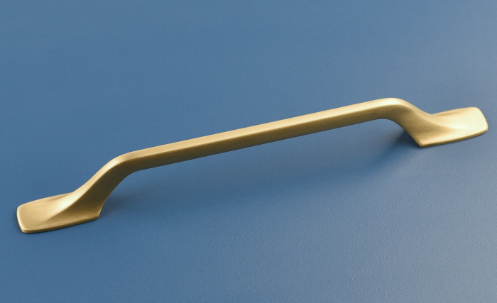 Maner pentru mobila Elias, finisaj alama satin CB, 160 mm [5]