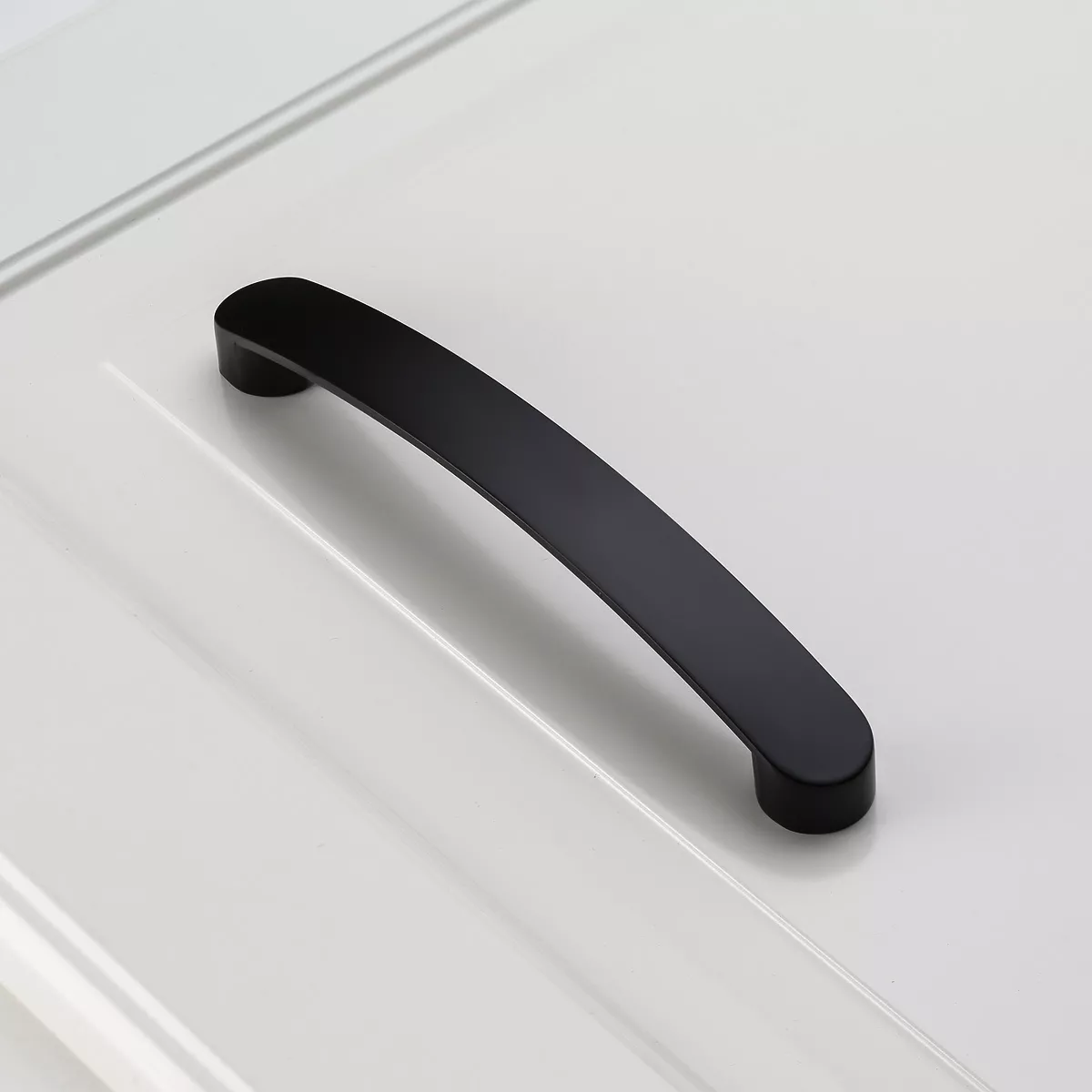 Maner pentru mobila Genua, finisaj negru mat GT, L:148 mm [5]