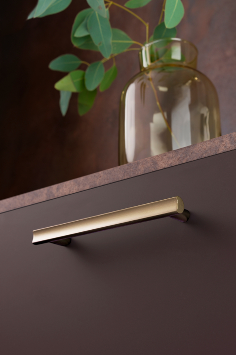 Maner pentru mobila Moon, finisaj alama cava periata, L:353 mm [4]